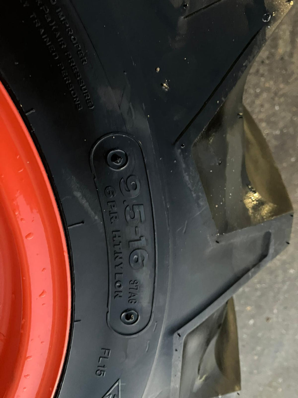 Set of shop soiled Bridgestone tyres for L2 (8stud)