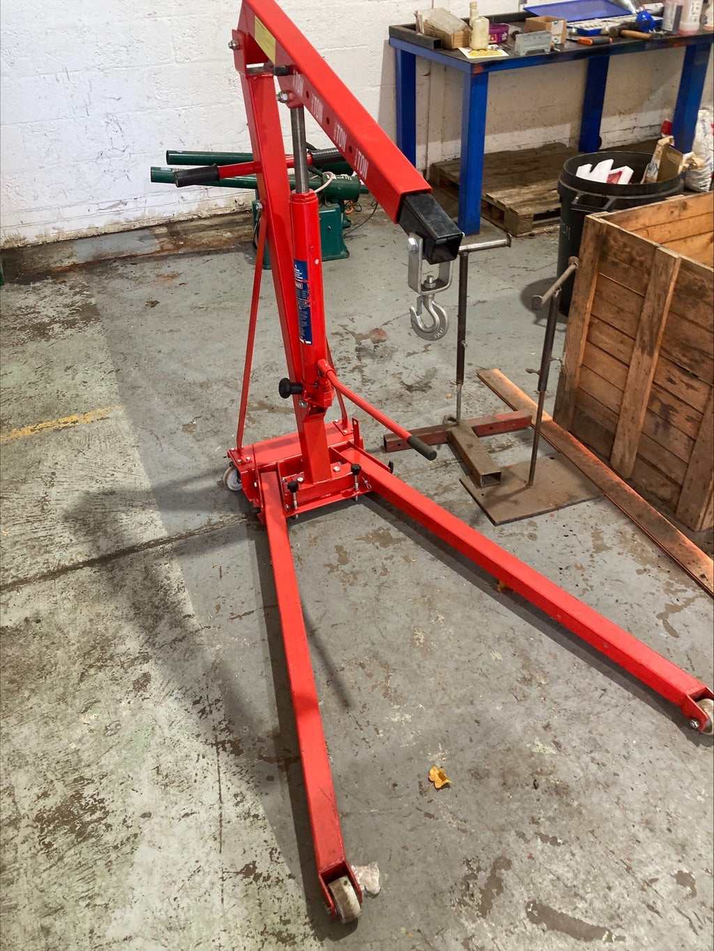 Folding Engine Crane